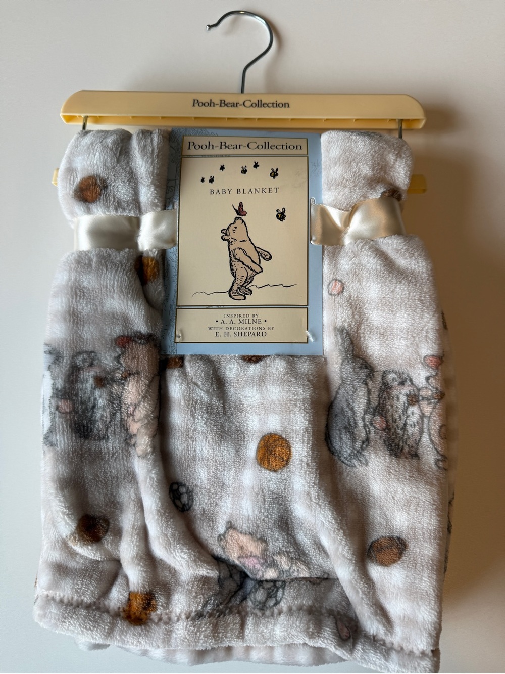 Pooh-Bear Collection Baby Blanket - Soft Plush Nursery Throw- 30 x 40